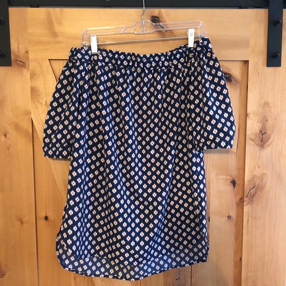 Michael Kors off-the-shoulder navy floral shirt 🌺 - Picture 1 of 4